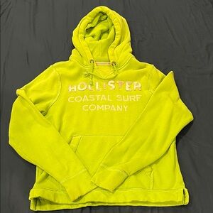 Hollister Men's Green Hoodie Sweater